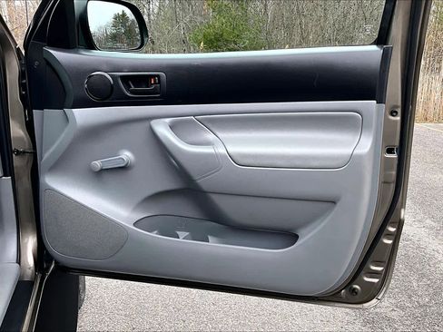 Used 2012 Toyota Tacoma 4x4 Regular Cab image 21