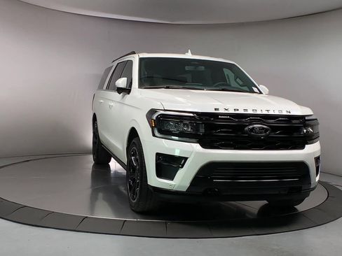 Used 2024 Ford Expedition Max Limited image 3