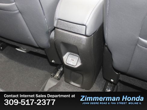 Used 2023 Jeep Renegade Limited w/ Sun/Sound Group AWD/4WD image 9