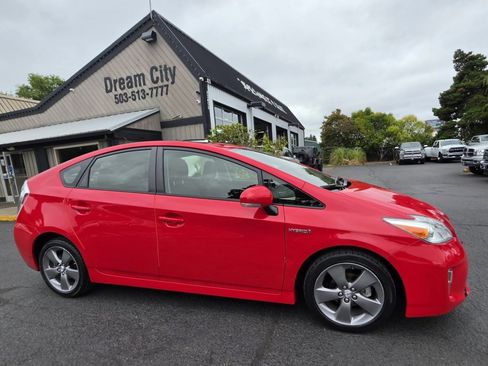 Used 2015 Toyota Prius Persona Series FWD image 3