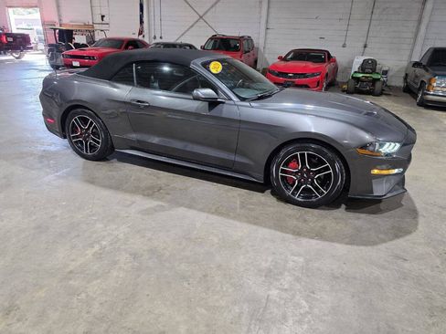 Used 2020 Ford Mustang Premium RWD image 15