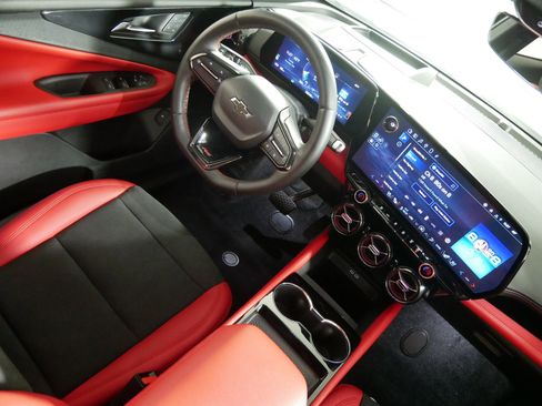 Used 2024 Chevrolet Blazer EV RS image 9