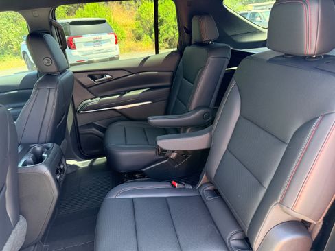 New 2026 Chevrolet Traverse Z71 w/ Driver Confidence Package AWD/4WD image 8