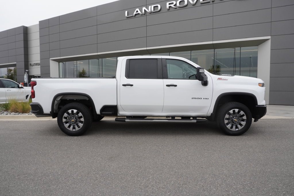 Used 2025 Chevrolet Silverado 2500 Custom w/ Custom Value Package AWD/4WD image 7
