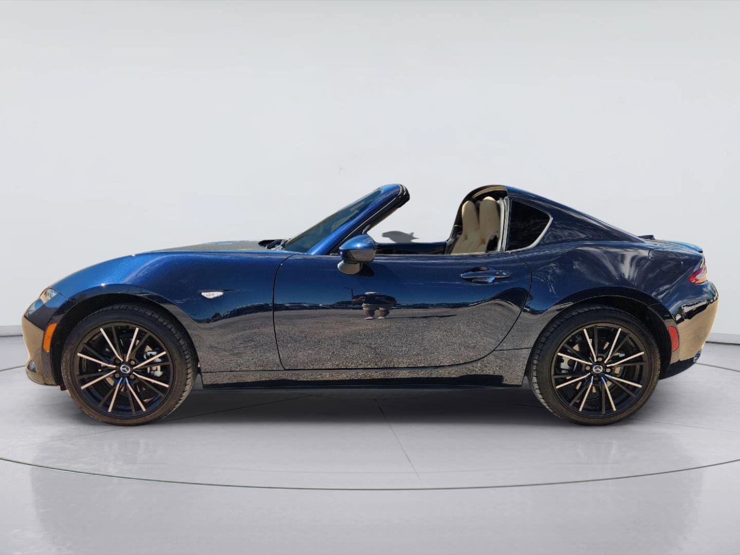 Used 2025 MAZDA MX-5 Miata RF Grand Touring RWD image 4