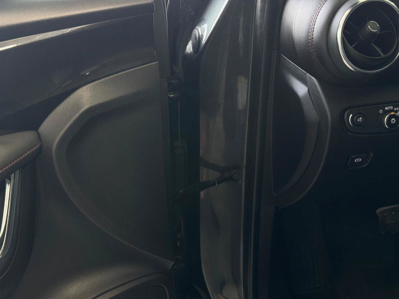 Used 2019 Chevrolet Blazer RS AWD/4WD image 26