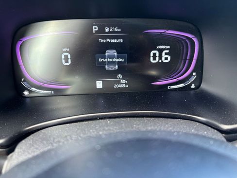 Used 2025 Kia Soul LX w/ LX Technology Package FWD image 39