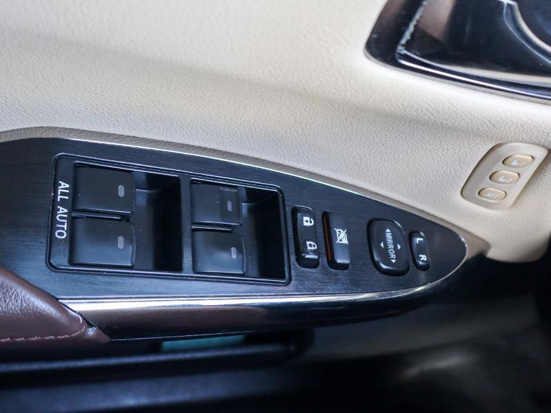 Used 2013 Toyota Avalon XLE Touring FWD image 20