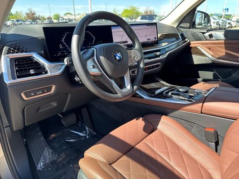 Used 2026 BMW X7 xDrive40i AWD/4WD image 11