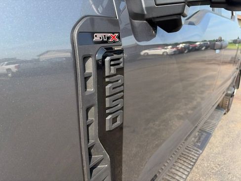 Used 2024 Ford F250 XL w/ STX Appearance Package AWD/4WD image 4