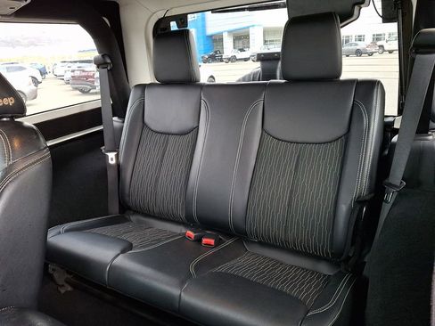 Used 2015 Jeep Wrangler Sport image 10