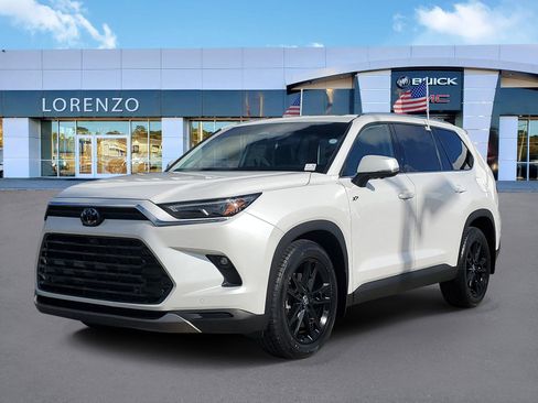 Used 2024 Toyota Grand Highlander XLE image 1