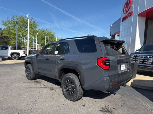 New 2026 Toyota 4Runner SR5 AWD/4WD image 3
