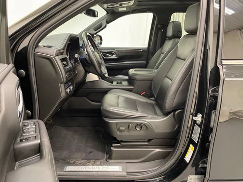 Used 2022 Chevrolet Suburban LT AWD/4WD image 14