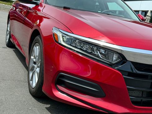 Used 2018 Honda Accord LX image 4