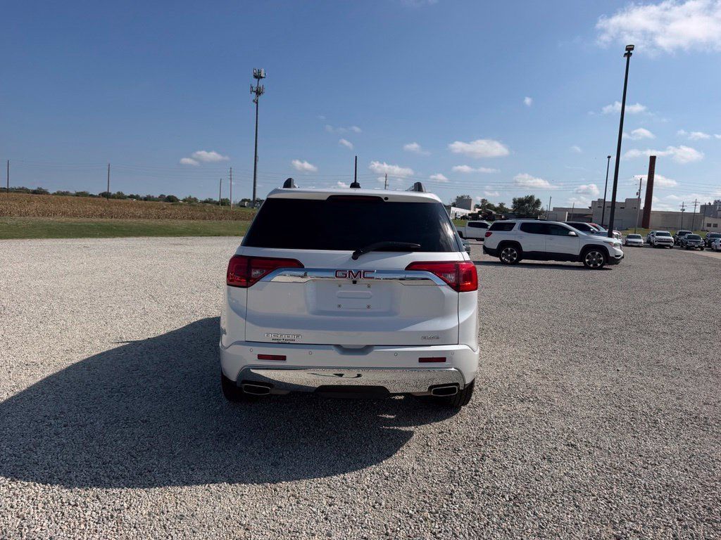Used 2018 GMC Acadia Denali AWD/4WD image 4
