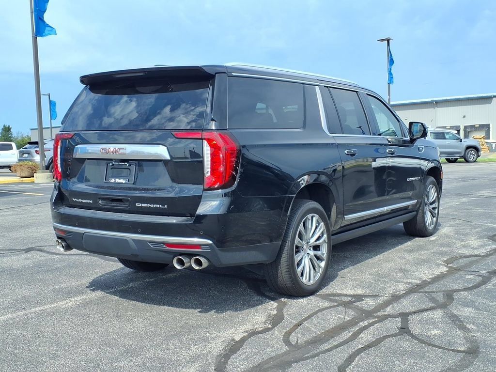 Used 2021 GMC Yukon XL Denali w/ Denali Premium Package AWD/4WD image 20
