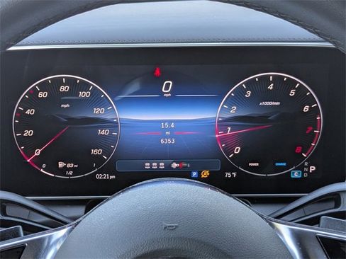 Used 2025 Mercedes-Benz GLC 300 image 29