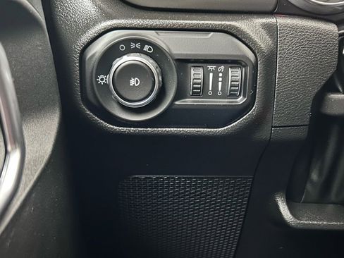 Used 2022 Jeep Wrangler Unlimited Sport image 19