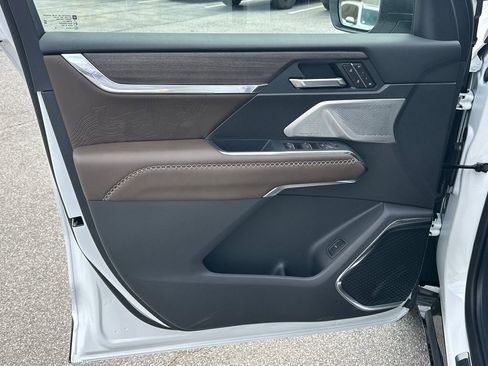 New 2026 GMC Acadia Denali Ultimate w/ LPO, Floor Liner Package FWD image 11