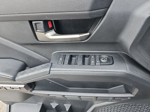 Used 2024 Toyota Tacoma TRD Sport image 31