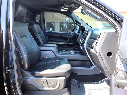 Used 2018 Ford Expedition Max XLT w/ Equipment Group 202A AWD/4WD image 18