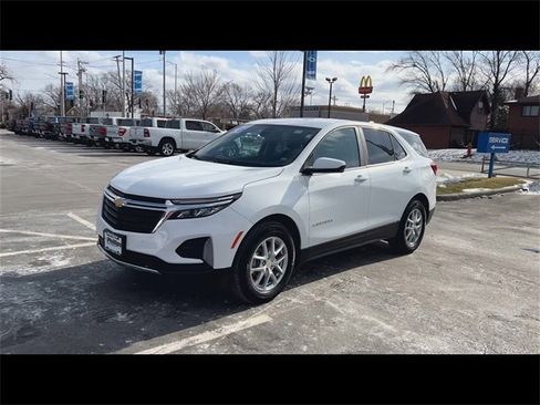 Certified 2024 Chevrolet Equinox LT image 4