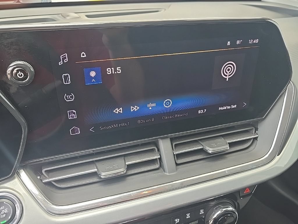 Certified 2025 Chevrolet Trax LT FWD image 19