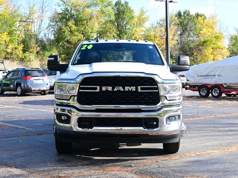Used 2024 RAM 3500 Big Horn image 9