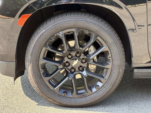 Used 2023 Chevrolet Suburban High Country AWD/4WD image 5