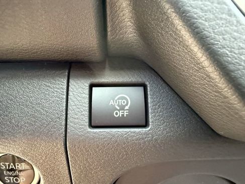 New 2025 Nissan Frontier SV w/ SV Convenience Package RWD image 11