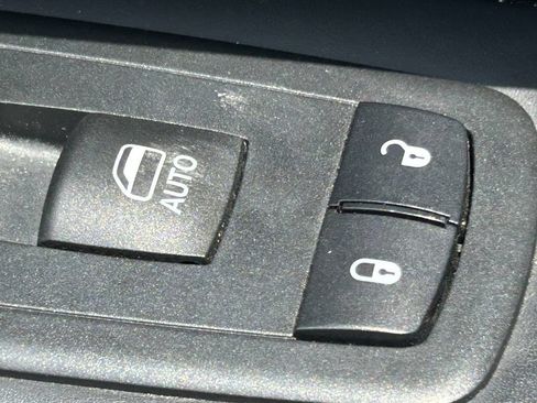 Used 2017 Dodge Durango R/T AWD/4WD image 40