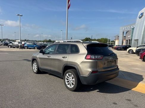 Used 2020 Jeep Cherokee Latitude image 3