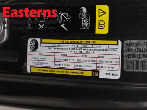 Used 2023 Jeep Wrangler Unlimited w/ Cold Weather Group AWD/4WD image 35