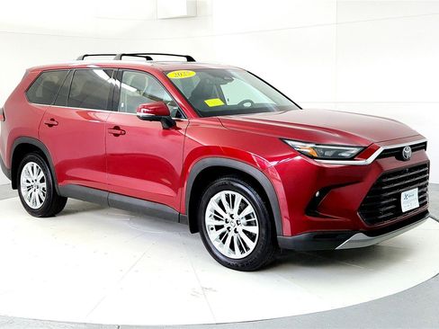 Used 2025 Toyota Grand Highlander AWD image 7