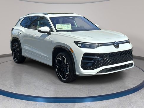 New 2026 Volkswagen Tiguan SEL R-Line AWD/4WD image 3