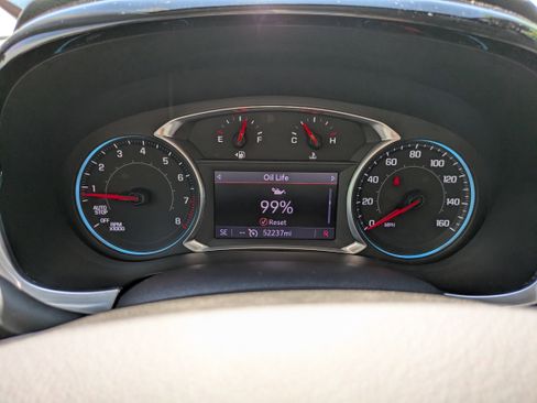 Used 2020 Chevrolet Traverse LT FWD image 34
