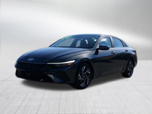 Used 2024 Hyundai Elantra SEL w/ Convenience Package image 7