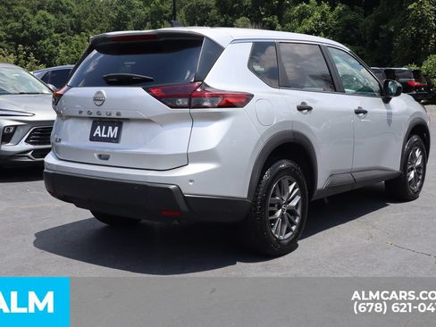 Used 2024 Nissan Rogue S FWD image 6