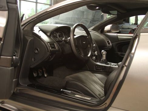 Used 2009 Aston Martin DBS Coupe RWD image 2