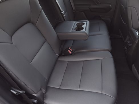 New 2025 GMC Canyon Elevation w/ Convenience Package image 33
