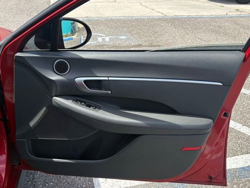 Used 2021 Hyundai Sonata SE w/ Preferred Accessory Package image 16