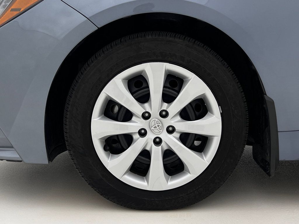 Used 2025 Toyota Corolla LE FWD image 25