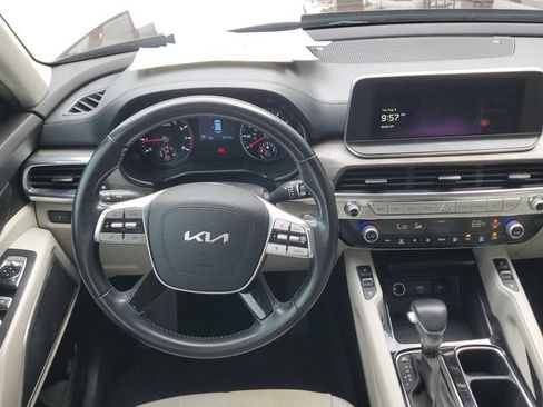 Certified 2022 Kia Telluride EX w/ EX Premium Package FWD image 13