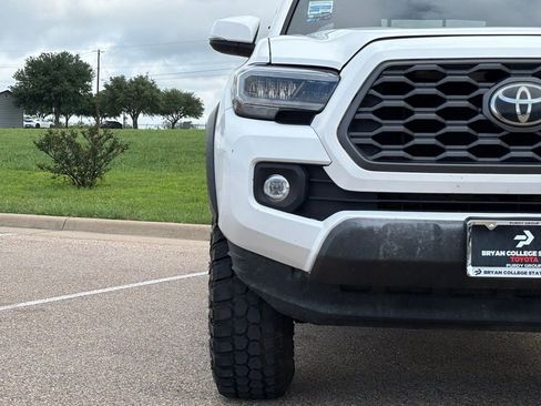 Used 2021 Toyota Tacoma TRD Off-Road AWD/4WD image 4
