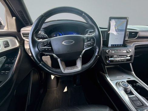 Used 2020 Ford Explorer Platinum w/ Premium Technology Package AWD/4WD image 10