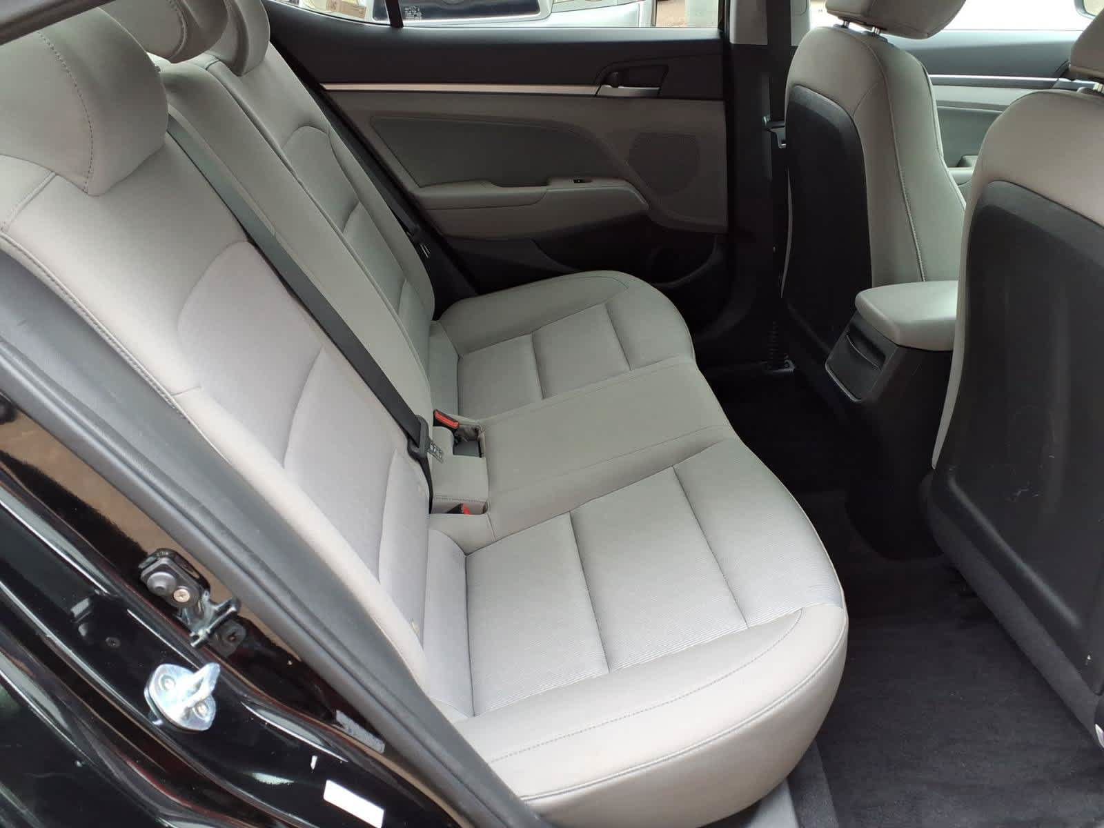 Used 2017 Hyundai Elantra SE FWD image 11