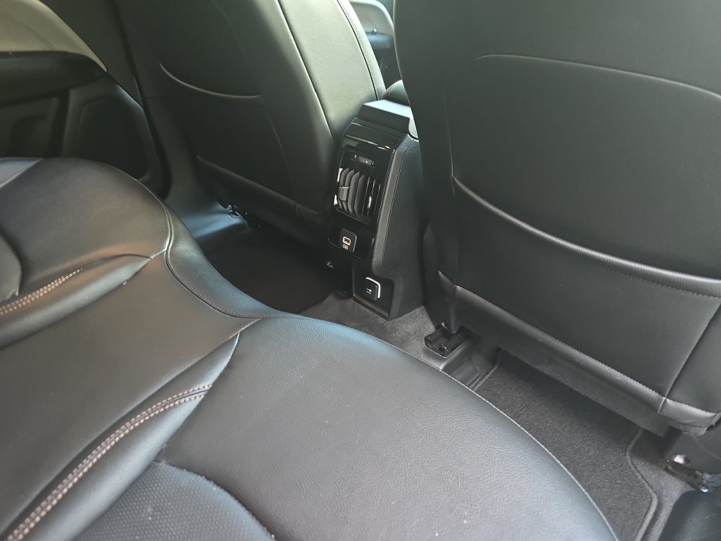 Used 2022 Jeep Compass Limited AWD/4WD image 11