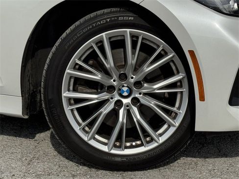 Used 2023 BMW 330i Sedan w/ Driving Assistance Package image 31