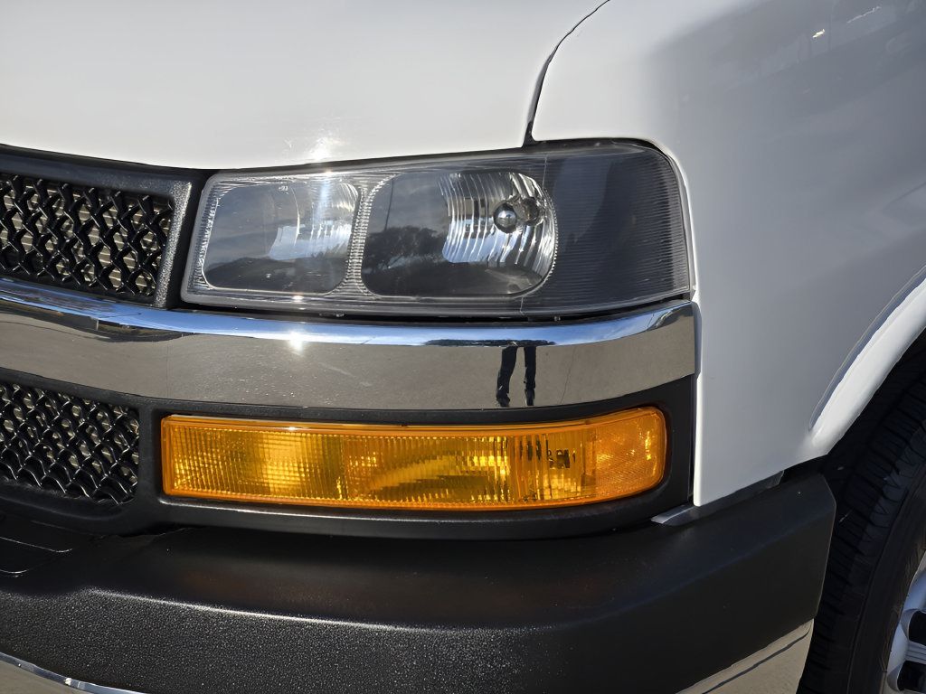 Used 2022 Chevrolet Express 2500 w/ Driver Convenience Package RWD image 9